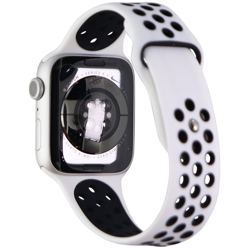 Apple Watch NIKE Series 6 (GPS) - 44mm Silver Aluminum / White Sp Band (A2292)